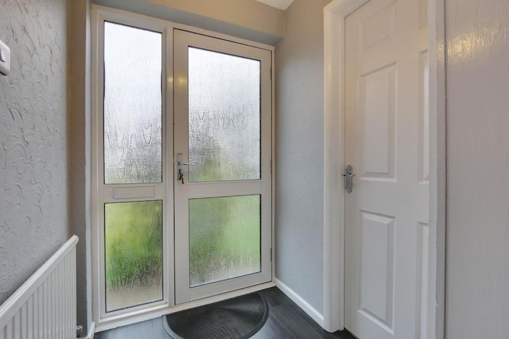 Superb 3 Bed House, Close To Centre , Private Parking On Gated Premise Sheffield